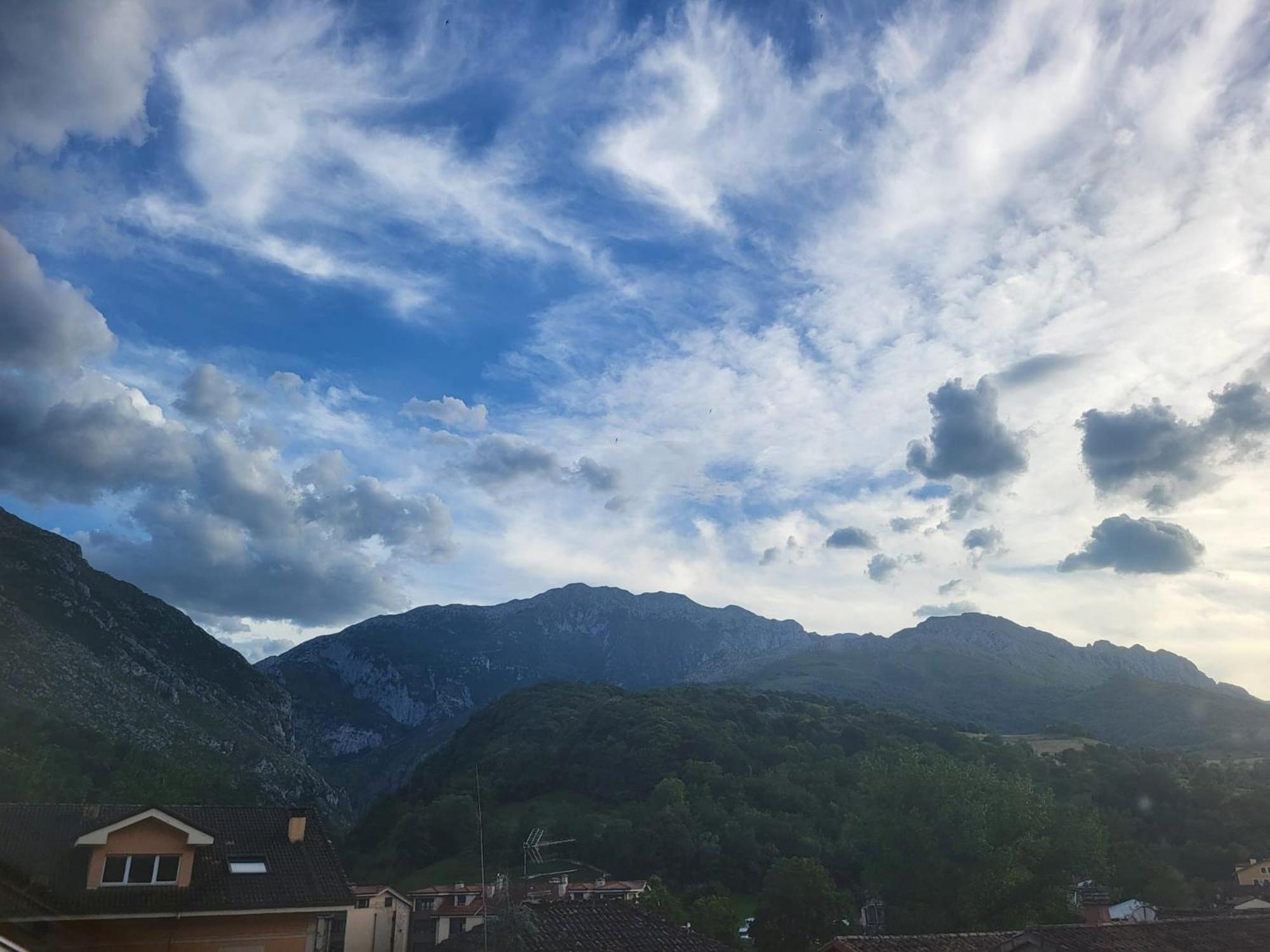 Atico El Cueton Lägenhet Arenas De Cabrales Exteriör bild